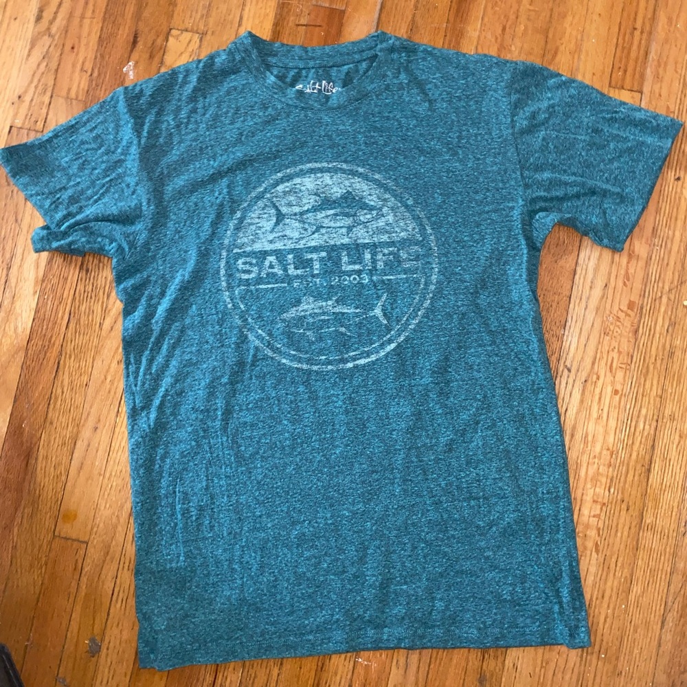 Salt Life tshirt medium